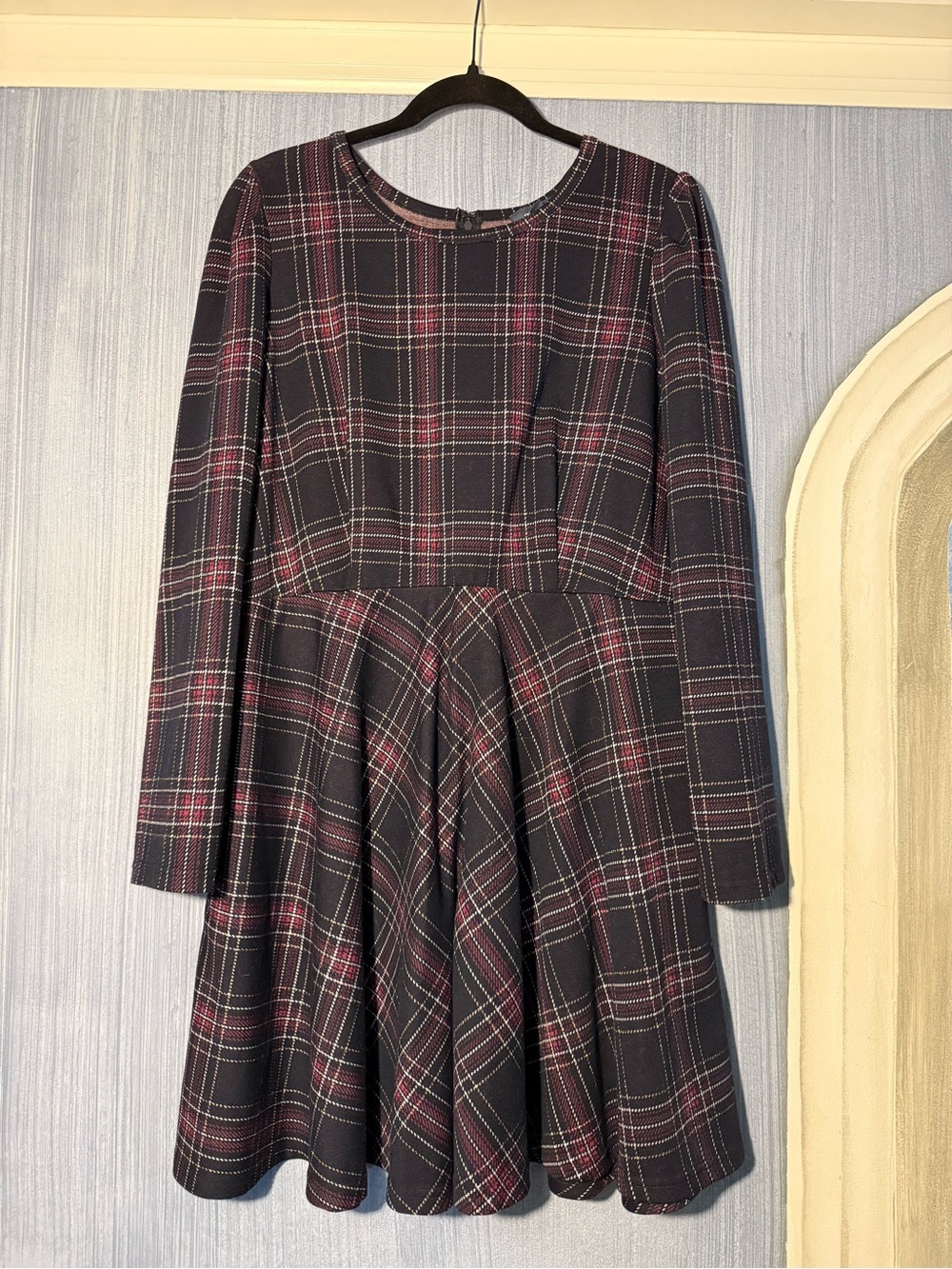 ModCloth Plaid Fit & Flare Dress in Black & Red plaid Size XL Like New